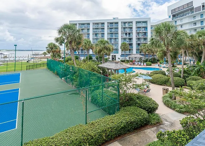 Surf & Racquet 201b Apartment *